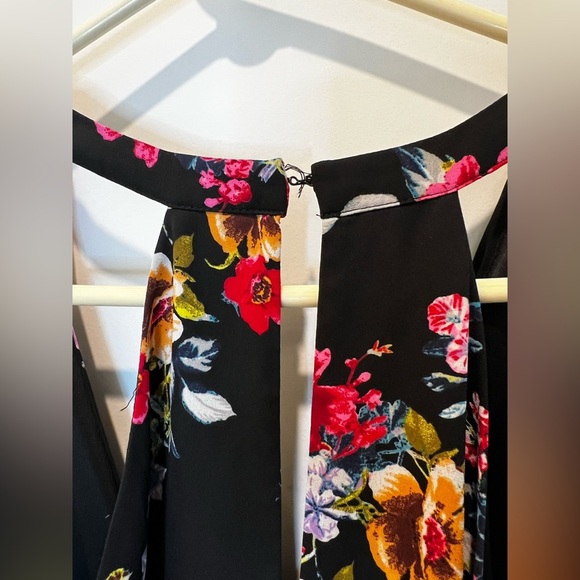 Express Black Halter Floral Romper Size 12 - Picture 3 of 9